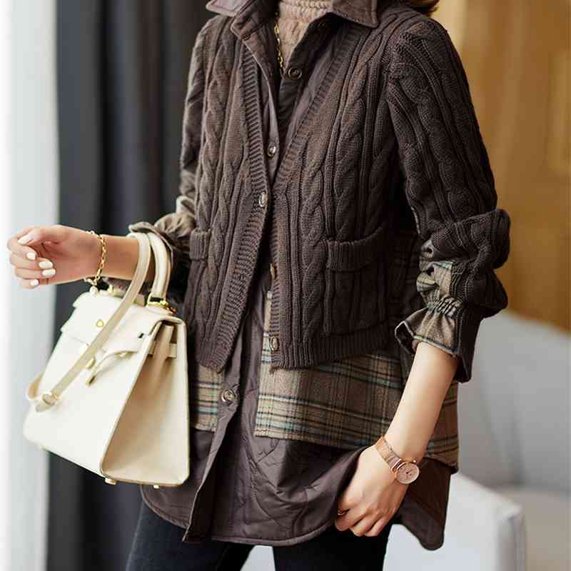 

Lapel sweater stitched shirt women's spring and autumn dress loose foreign style fake two-piece coat European fashion, Black