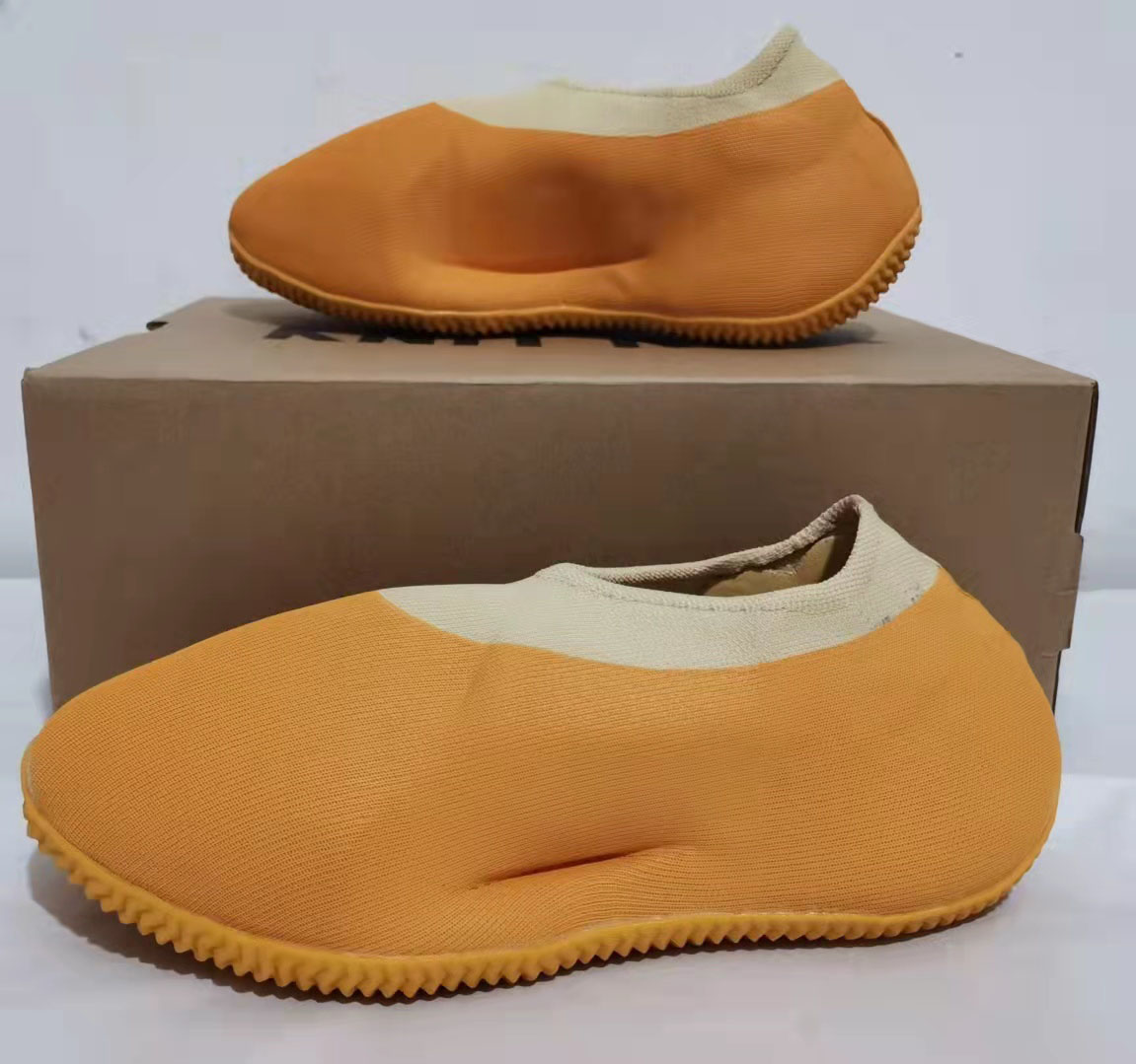 

2022 Knit RNR Running Shoes Sulfur Mens KanyeRunner Womens Stone Carbon Slip-on Trainers Breathable Sneakers Yellow Sports Brown NSTLD Khaki 36-46 Box