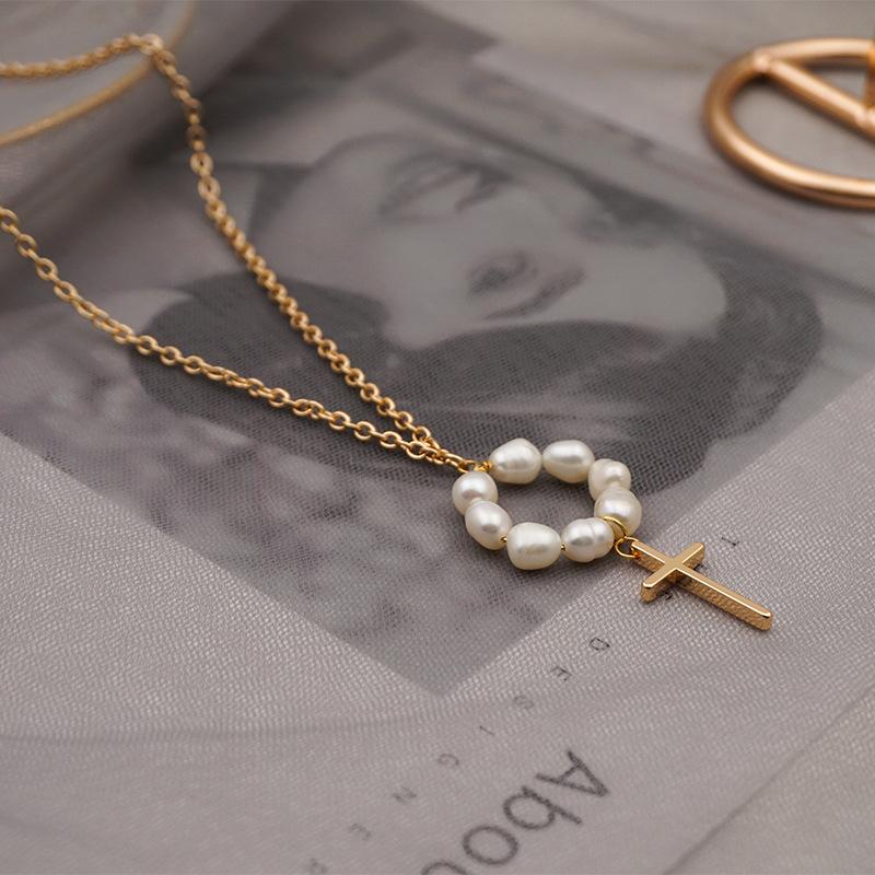 

Pendant Necklaces Lexie Diary 2021 Fashion Creative Cross Natural Freshwater Pearls Sweater Chain For Women Accessory Jewelry