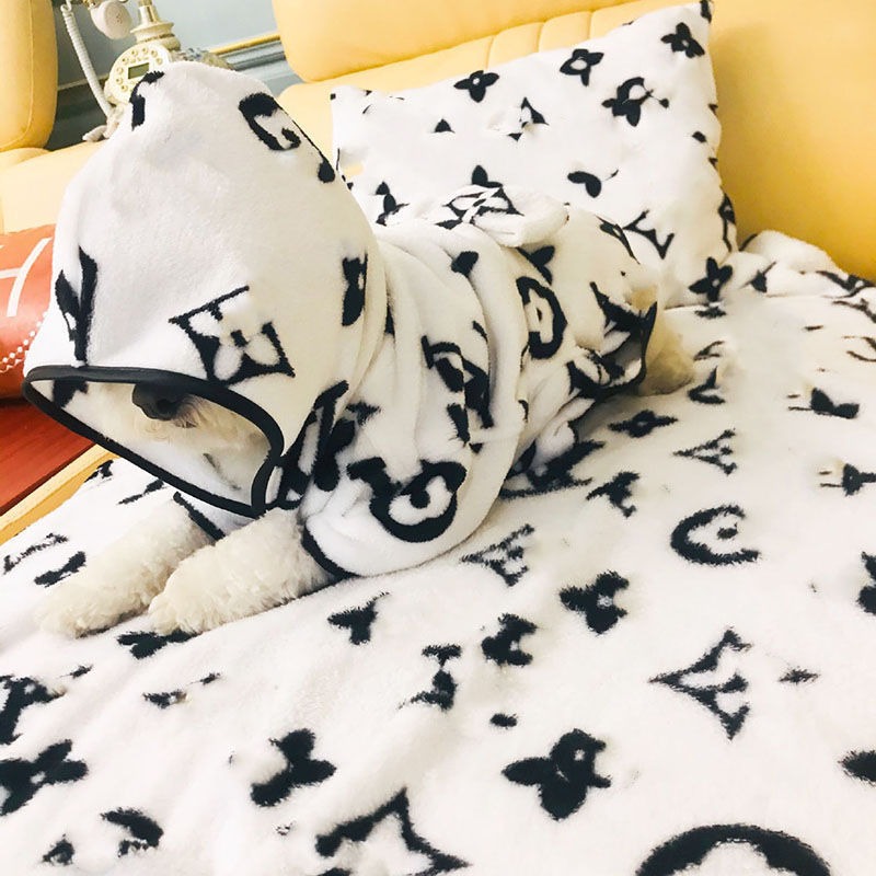 

Fashion Pet Puppy Warm Clothes Winter Pet Dog Coral Fleece Clothes Small Dog Coat Hoody Luxurious Snowflake Jacket Apparel M-XXL