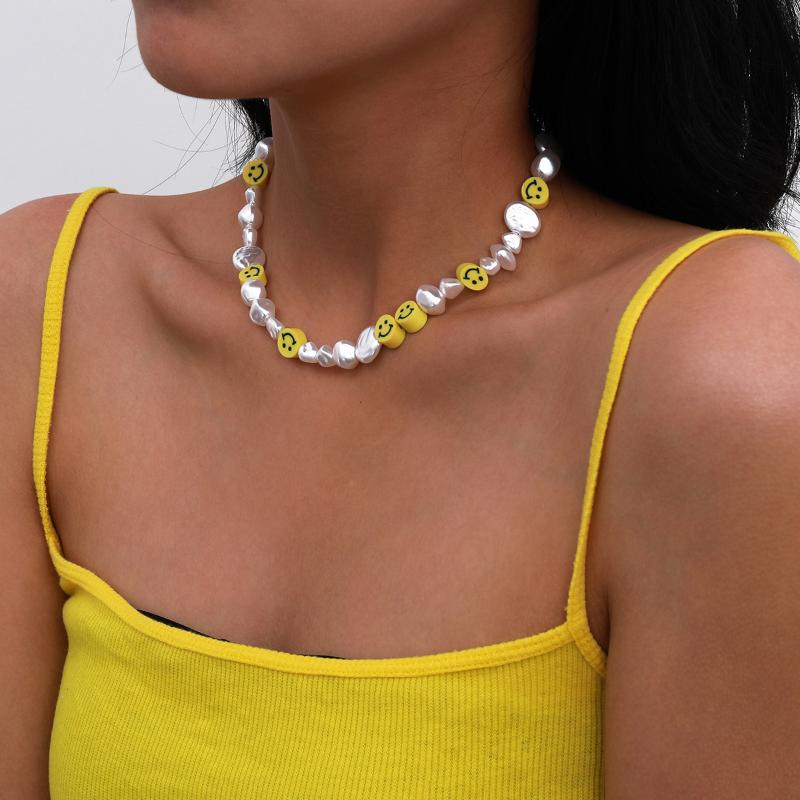 

Chains FLTMRH Jewelry Vintage Baroque Pearl Clavicle Necklace, Simple And Fashionable Female Smile Necklace