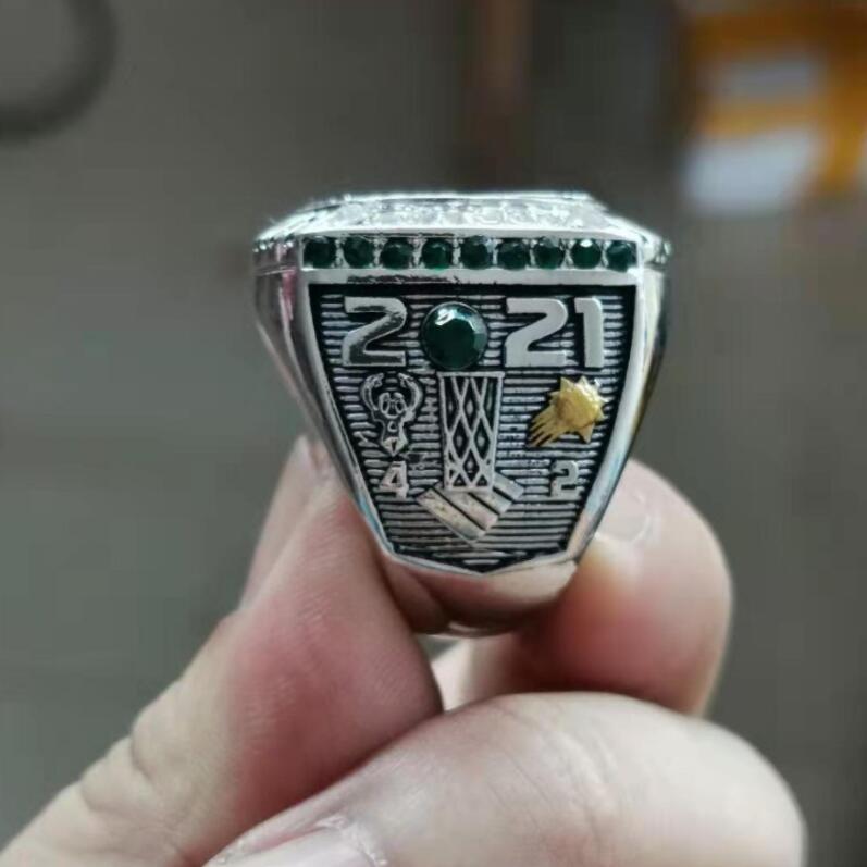 

Fans'Collection 2021 s The Bucks Wolrd Champions Team Basketball Championship Ring Sport souvenir Fan Promotion Gift wholesale