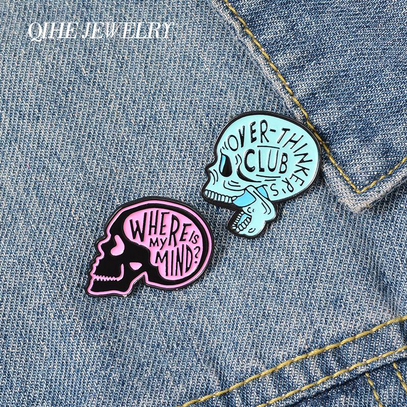 

Pins, Brooches QIHE JEWELRY Couple Skull Enamel Lapel Pins No Mind Skeleton Badges Fashion Punk Gifts For Friends Wholesale
