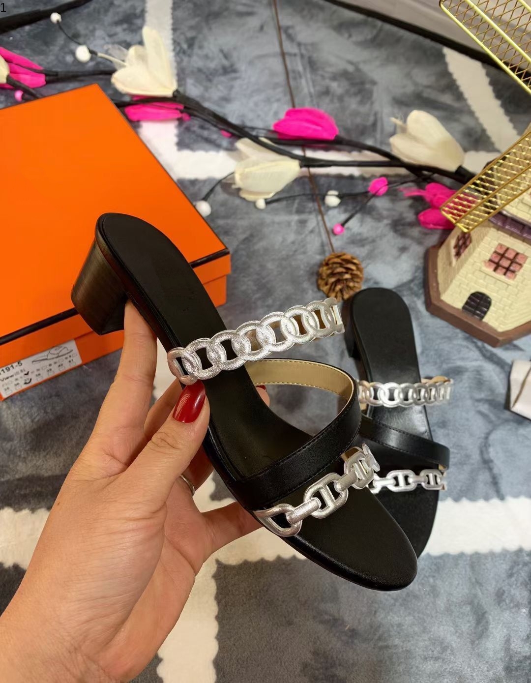 

Dio Designer leather flat sandals 2021 summer shoes metal slide and women's slippers fashion luxury