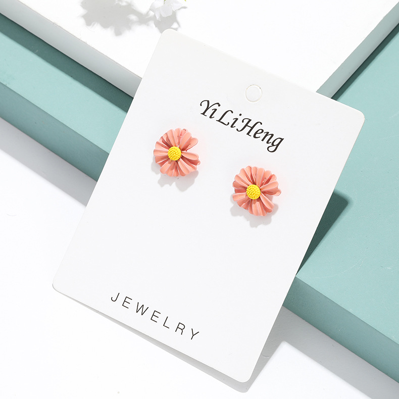 

Sweet Acrylic Small Daisy Stud Earrings for Women Girls New Flower white and Yellow Earring Wedding Bridal Party Holiday jewelry