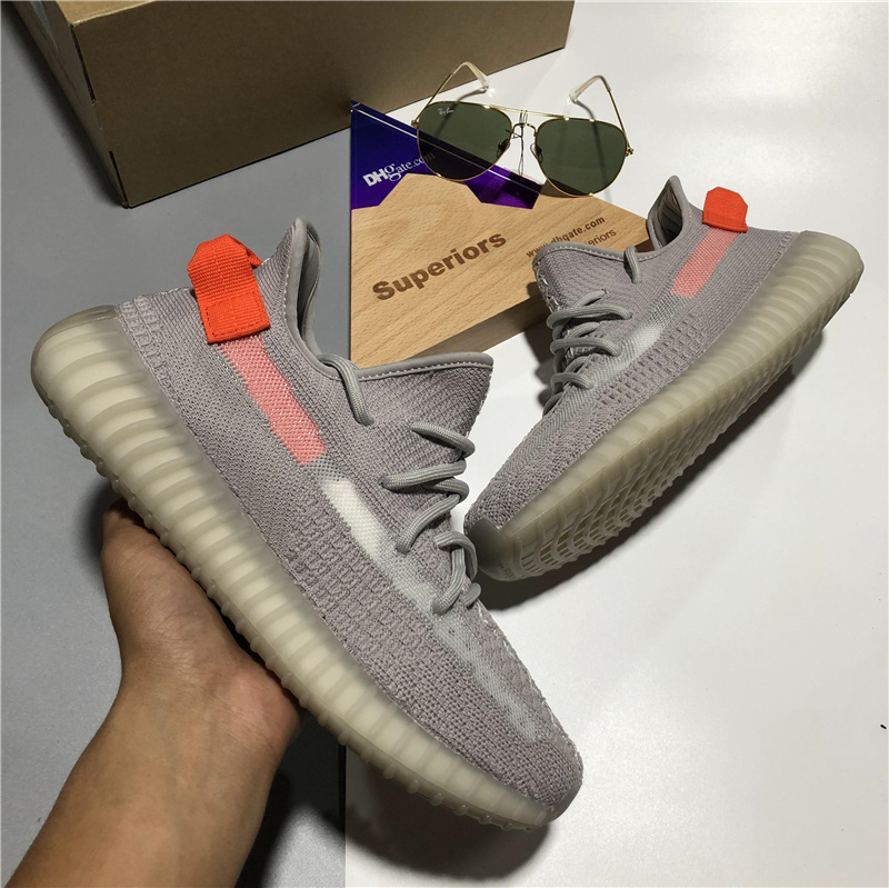 

Top Quality Men Women V2 Static Reflective Running Shoes Cream White Beluga Cinder Tail Light Black Red Zebra Israfil Oreo Bred Trainers Sneakers With Box, Customize