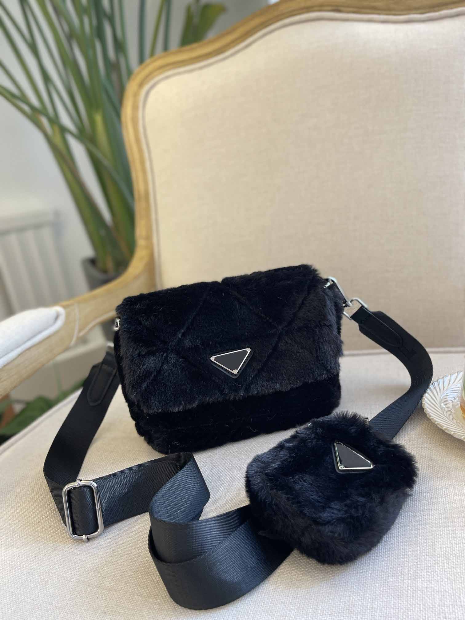 

High-end fashionable messenger bag exquisite fur designer luxury