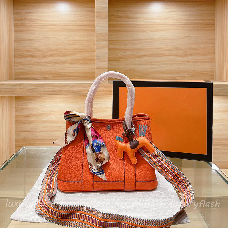 avec Sangle Designer Jardin Sac 30 cm Femmes Sacs À Main Luxurys Rétro Grande Capacité Partie Fourre-Tout Dames Bandoulière Sacs À Bandoulière En