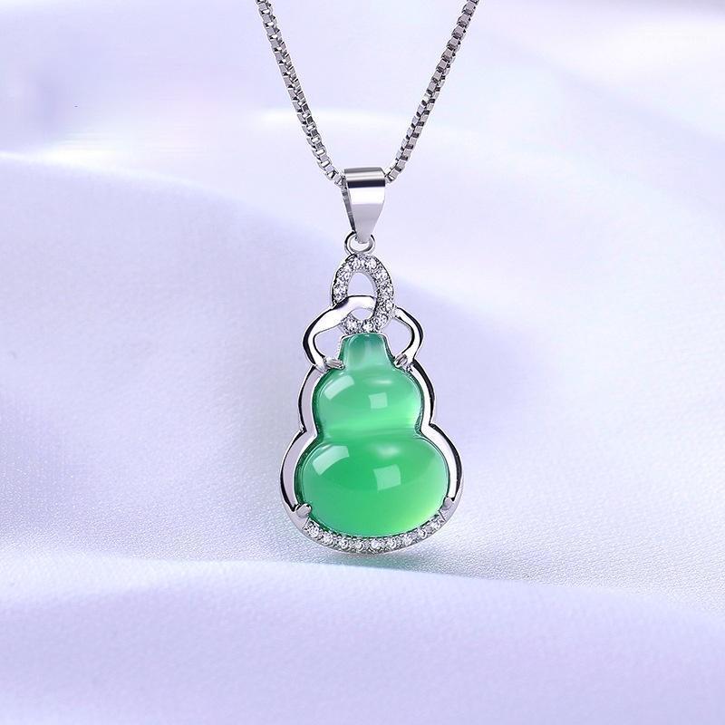 

Chains Green Chalcedony Gourd Pendant S925 Sterling Silver European And American Fashion Jewelry Necklace Lady
