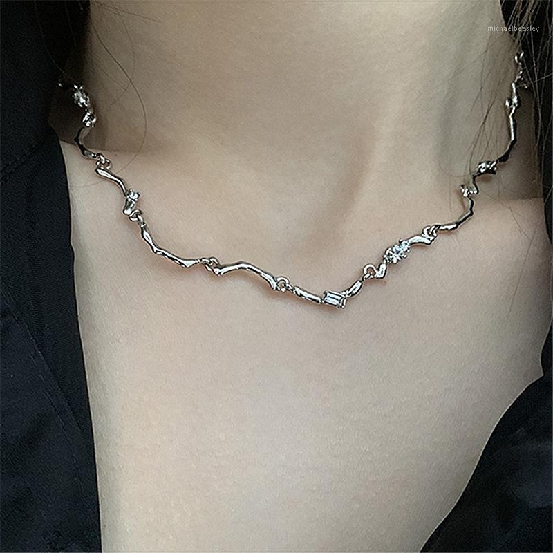 

Chains PUNKI Necklace Wave Pattern Female Clavicle Chain Ins Tide Niche Design Geometric Inlaid Zircon Sweet Cool Style Short Section