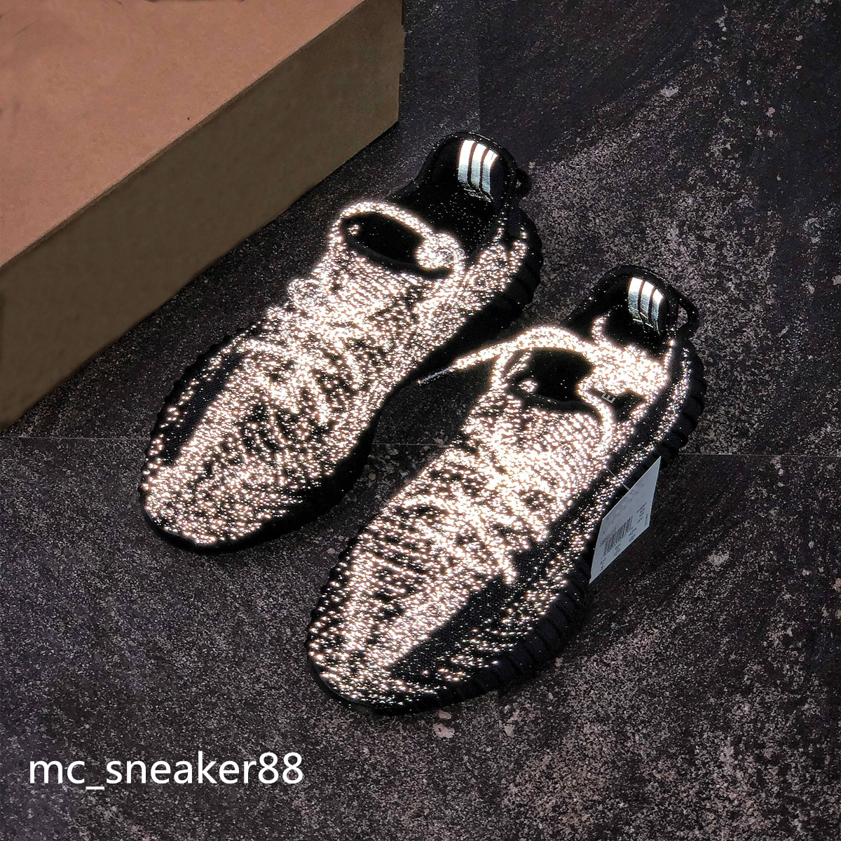 

Men Women Casual Shoes 3M V2 Static Reflective Beluga 2.0 Sesame Butter Semi Frozen Yellow Cream White Bred Zebra Black White size 36-45