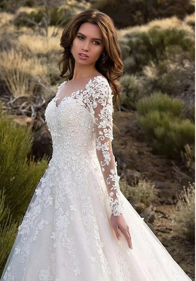 

2020 new bridal wedding dress European and American women's long-sleeved one-shoulder simple, Ivory