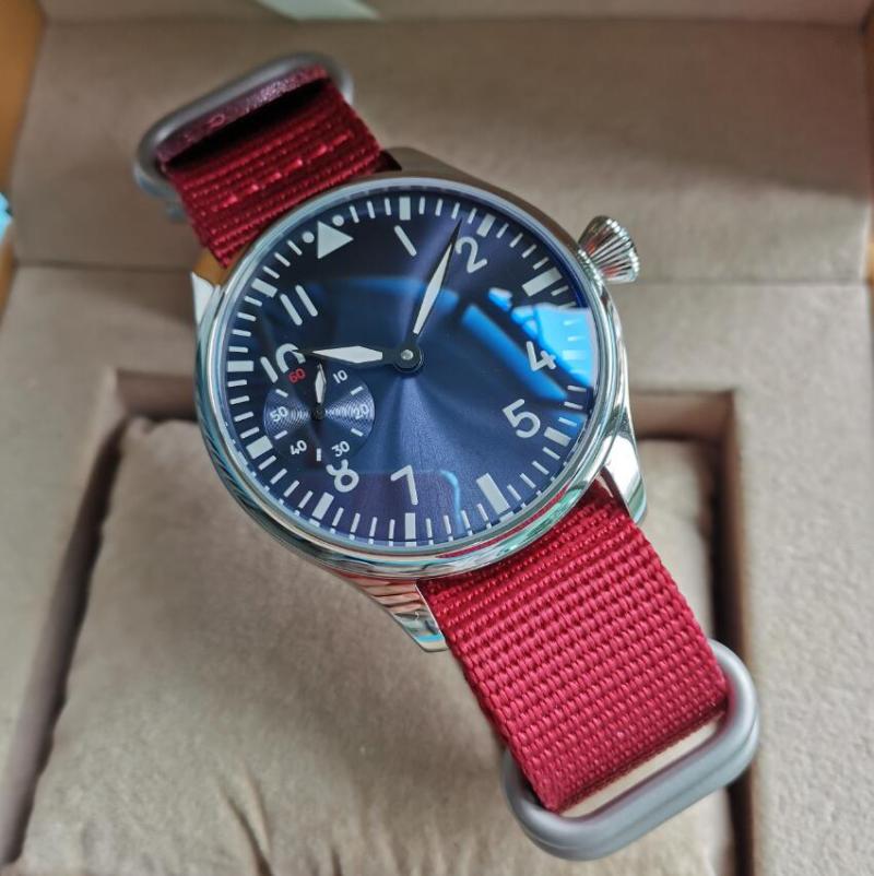 

GEERVO No logo 44mm style Mechanical Hand Wind men's Watch retro style Blue dial Sun ray lines Green luminous red band, Slivery;brown