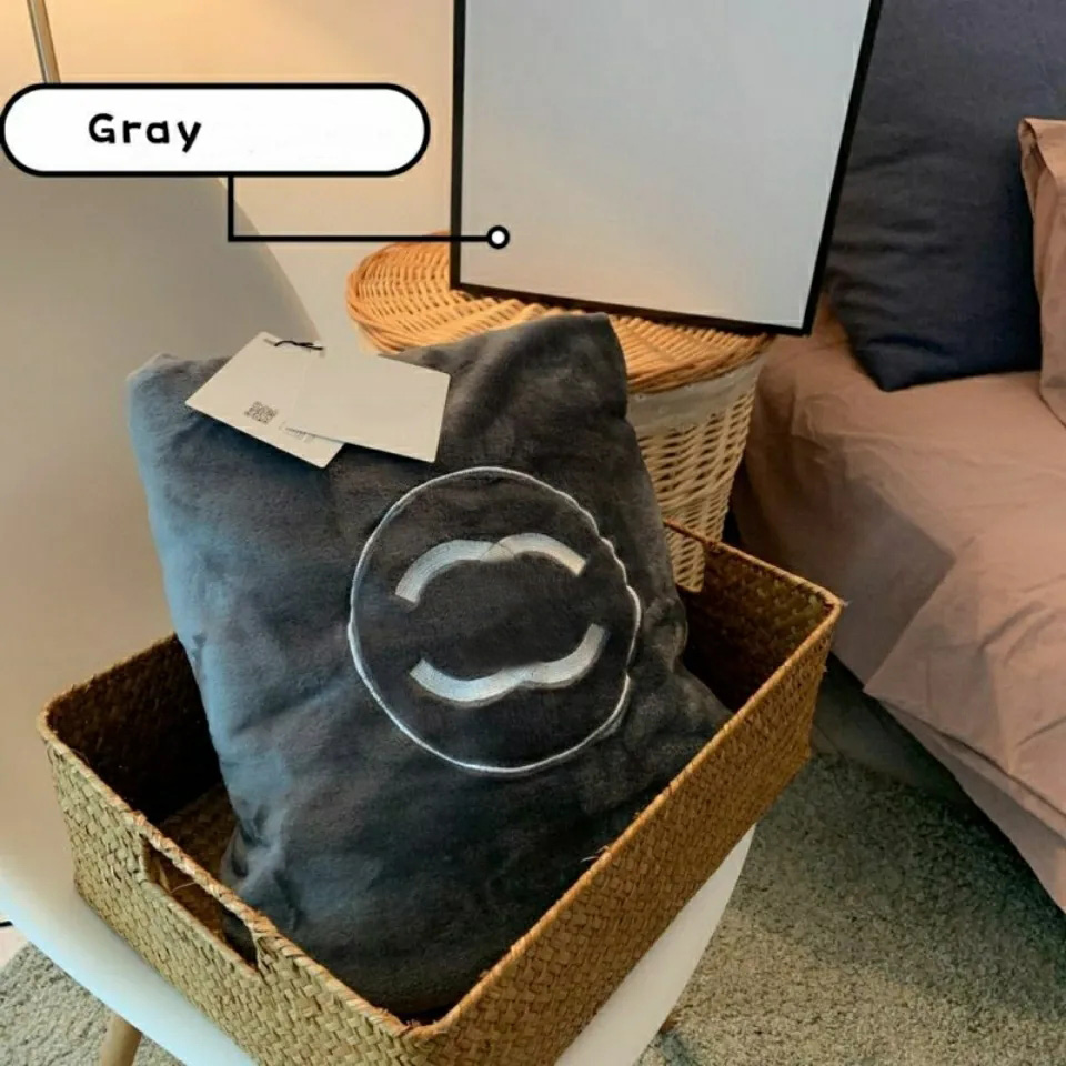 

2021 Trend Simplicity Blanket Luxurys Designers Blankets Superior Quality Casual Blanket Air Conditioner Blankets Gift Box Classic Blankets