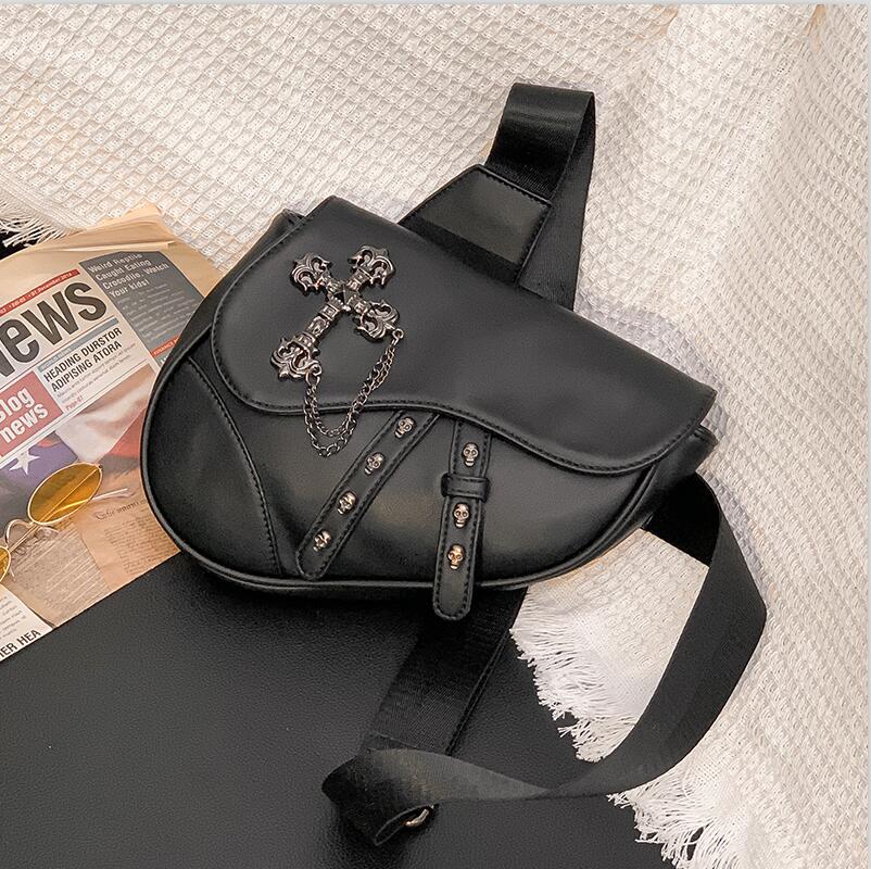 

wholesale men handbag street trend rivet punk shoulder bag outdoor leisure leather cycling bag personalized chain decoration men chest bag