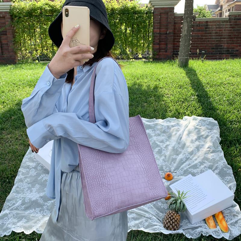 

Casual Alligator Pattern Shoulder Bag Women PU Leather Portable Large Capacity Shopping Handbags Female Girls Daily Travel Totes, Black