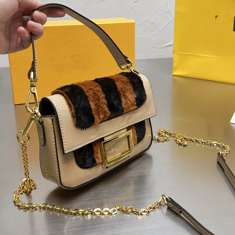 

Plush Baguette Bag Women Handbag Purse Striped Patchwork Color Fur Crossbody Bags Fashion Letter Magnetic Buckle Detchable Shoulder Strap