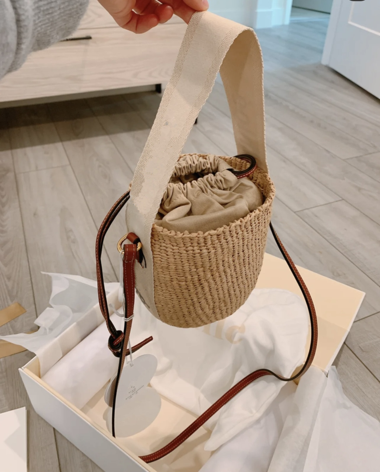 

2021 Leisure High-end Women Fresh straw bag basket capacity is very large fashion temperament custom exclusive brand single shoulder bags