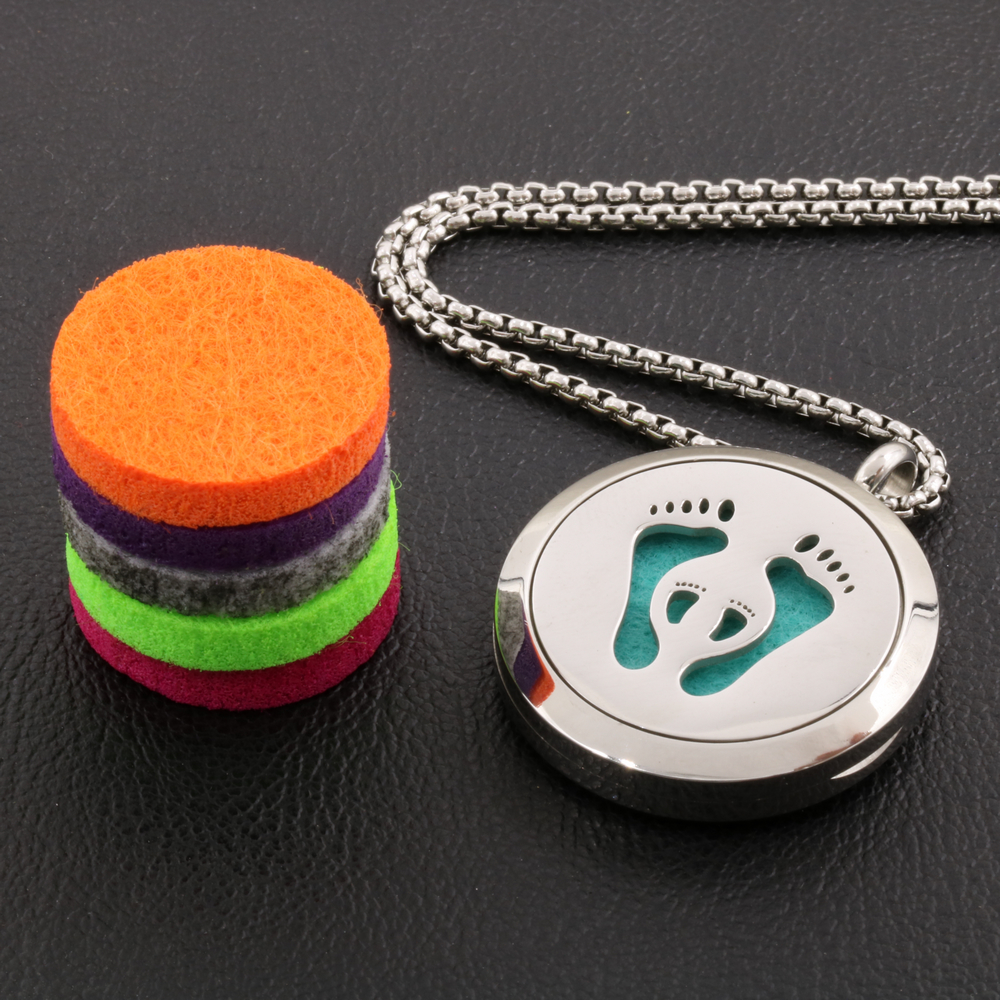

Foot prints Aroma Diffuser Pendant Aromatherapy Locket bracelet Jewelry Stainless Steel Essential Oil brands Necklace