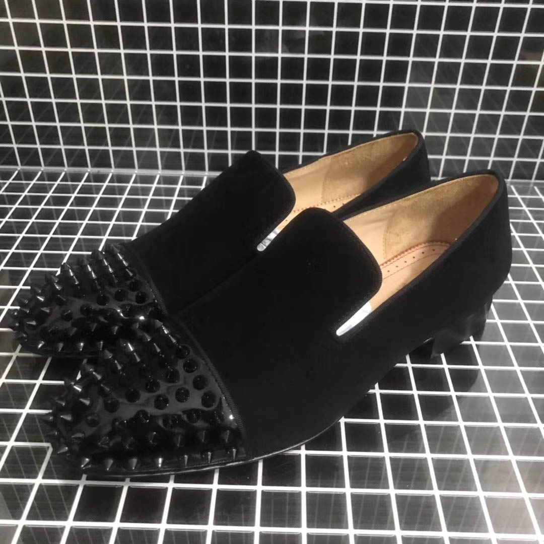 

Solid Black Real Suede Leather Low Cut Heel Shoes Luxury Brand Rivets Toecap Dress Shoes Flat Red Bottom For Men Spikes Loafers Casual With Box 39-47