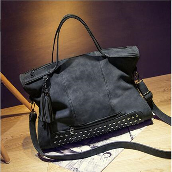 

2021 high quality luxury messenger bag new rivet women's bags fashion lady frosted shoulder handbag all-match messengers pack, Black