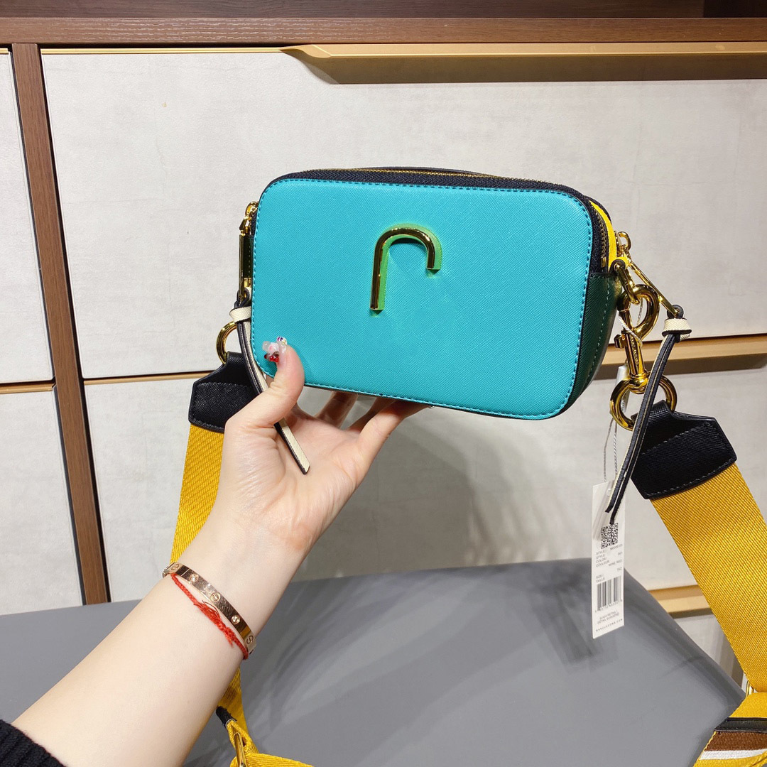 

2021 fashionable and beautiful ladies famous shoulder bag leather chain messenger bag fashionable size:Base size:18*10cm1, Blue