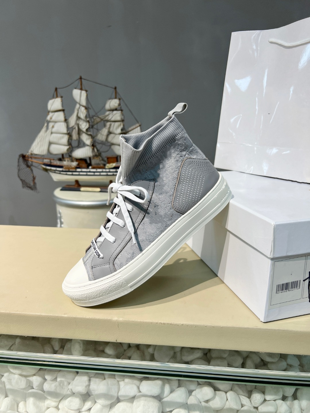 

2021 ladies designer sneakers boots men's twill canvas shoes high-top low-top men sneakerss technical leather casual bee top quality luxury sports shoelace box 1203, 02