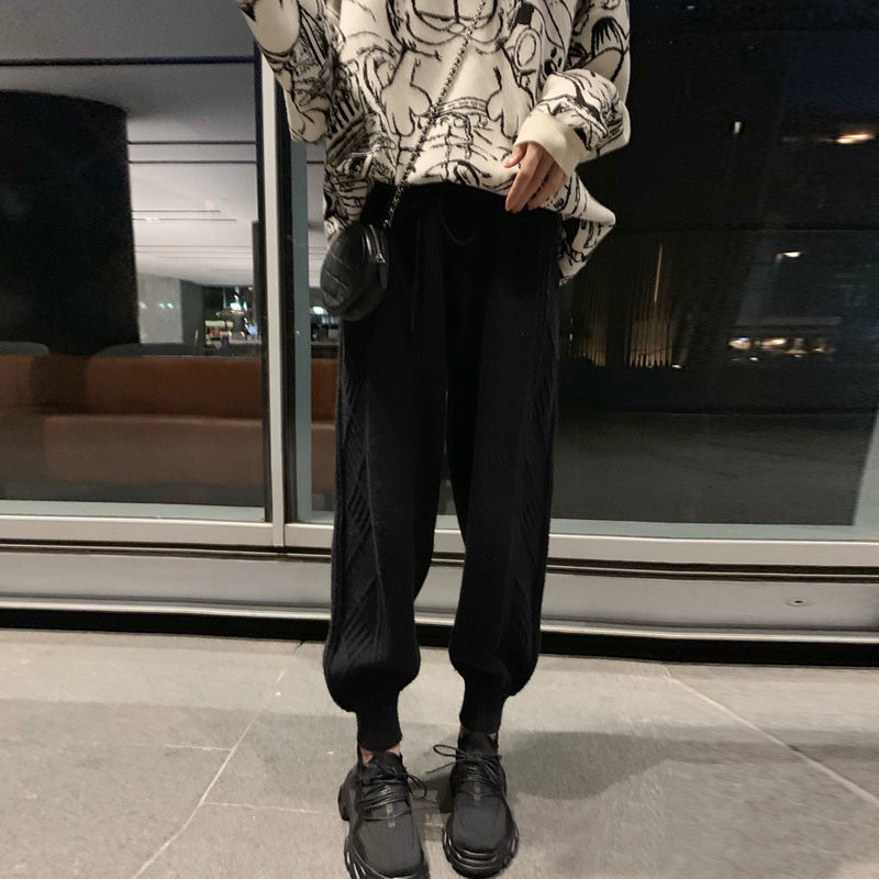 

New 2021 Legged Pantsautumn Women Knitted or Crocheted Hare Pants Tied, Feet of Wool, Long Underwear, Loose Pants, High Waist, Slimming Vlj4, Beige.