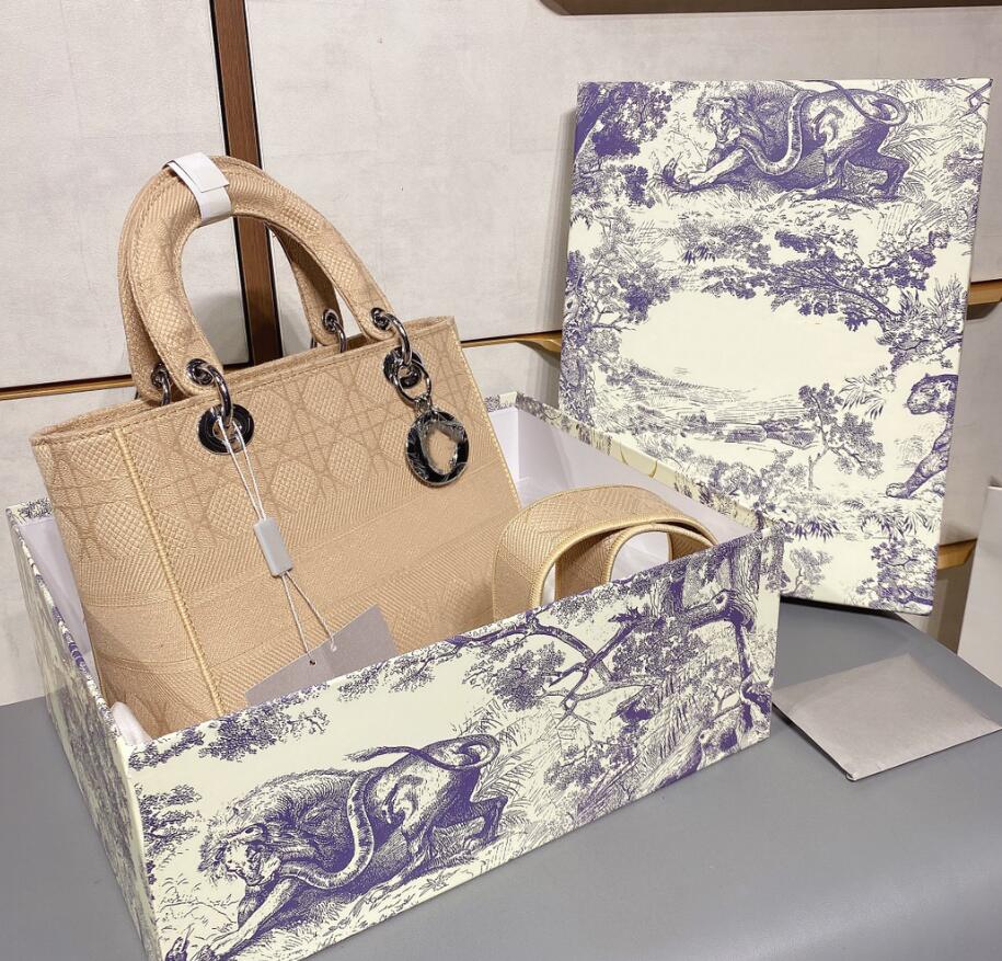 

Classic Luxury Totes Purses Lady Check Princess Handbags Shoulder Bags Designer Crossbody Latest Multicolor Shopping Bag Small Size D210712, This price option is not for sale.