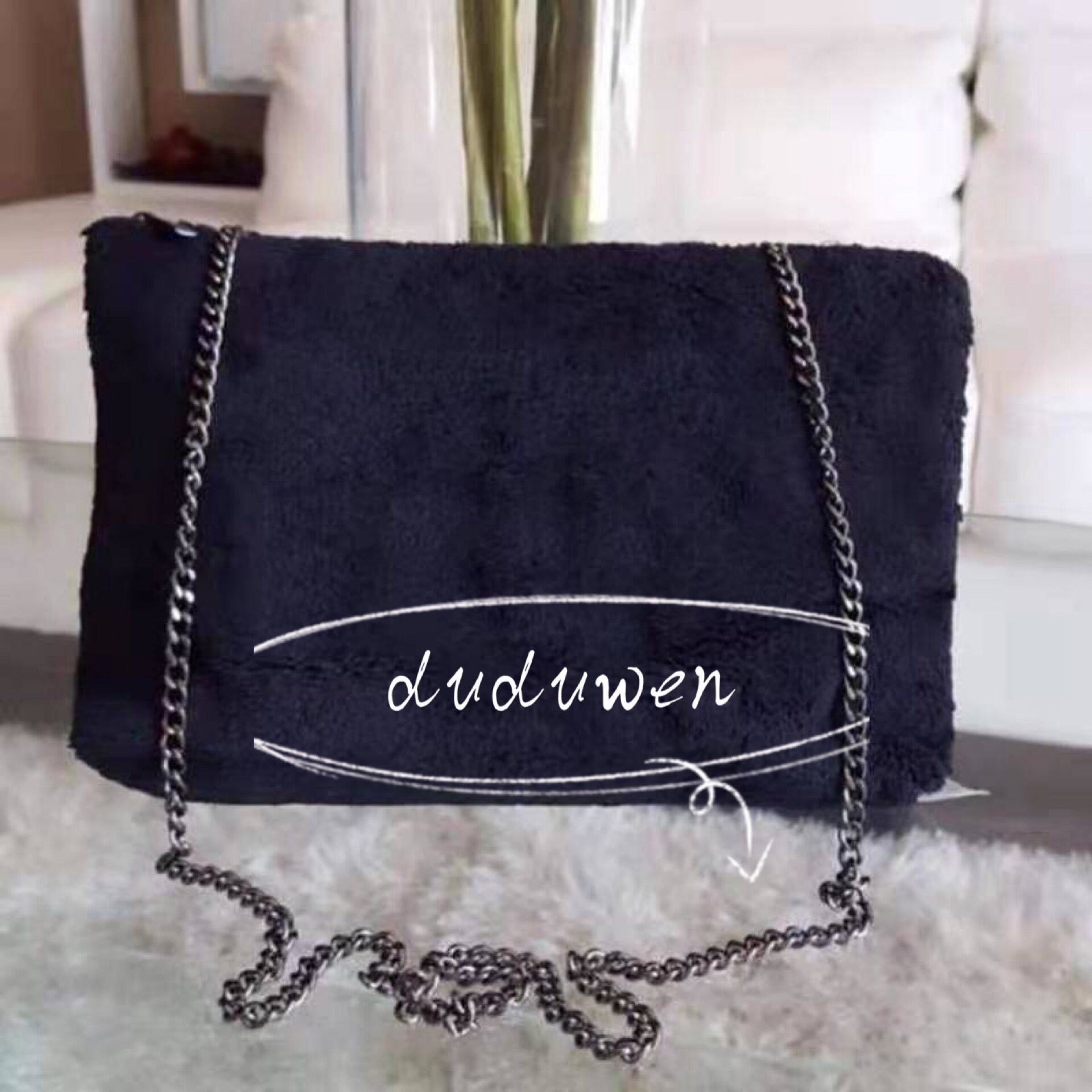 

26x17x6cm Classic C Fur bag with chain beauty makeup organizer fashion women Cosmetic velvet Storage Case VIP quilted C