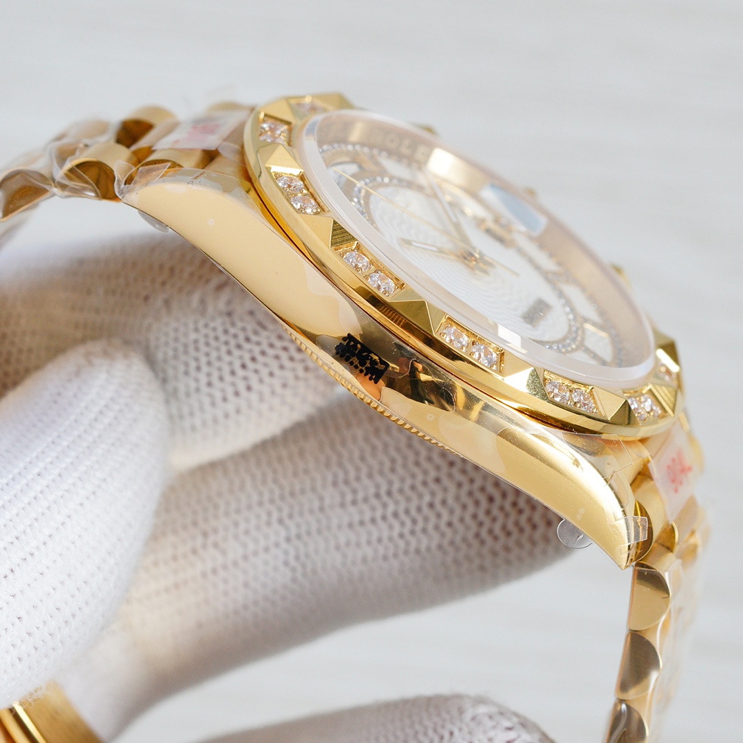 

Men's Datejust Watch Mechanical Self-Winding Movement Glass Face Stainless Steel Strap Case Ceramic Dial Face Diameter 41, Drill more