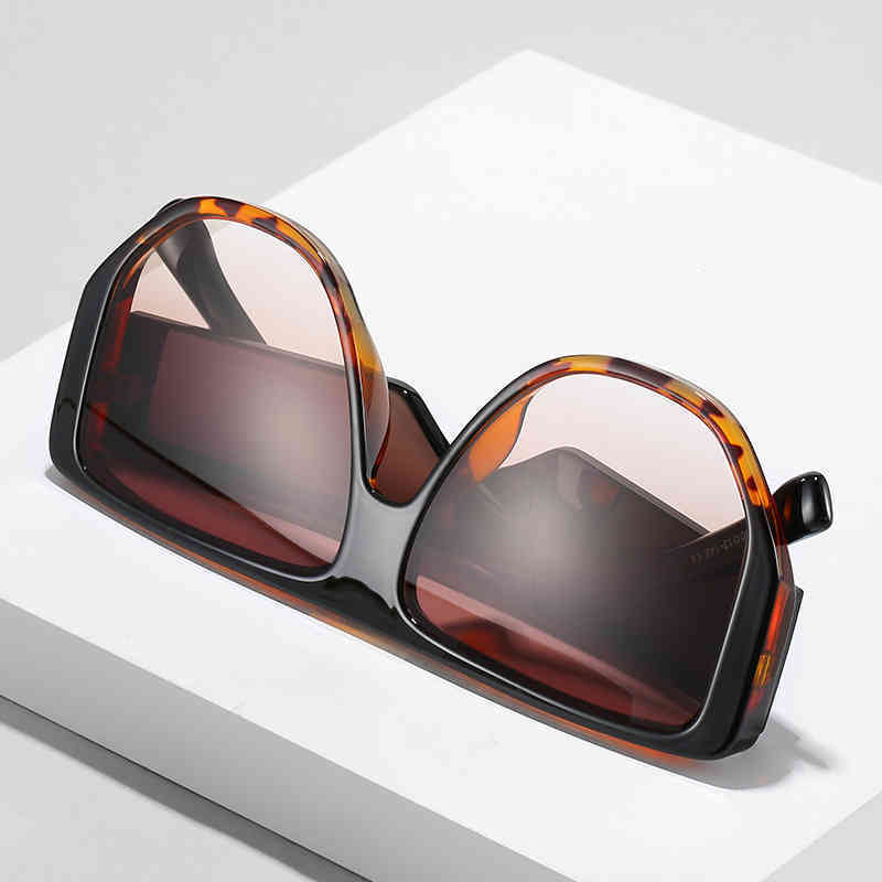 

Factory Direct Price 2021 New Style Women Trendy Polygonal Irregular Big Frame Men Ins Fashion