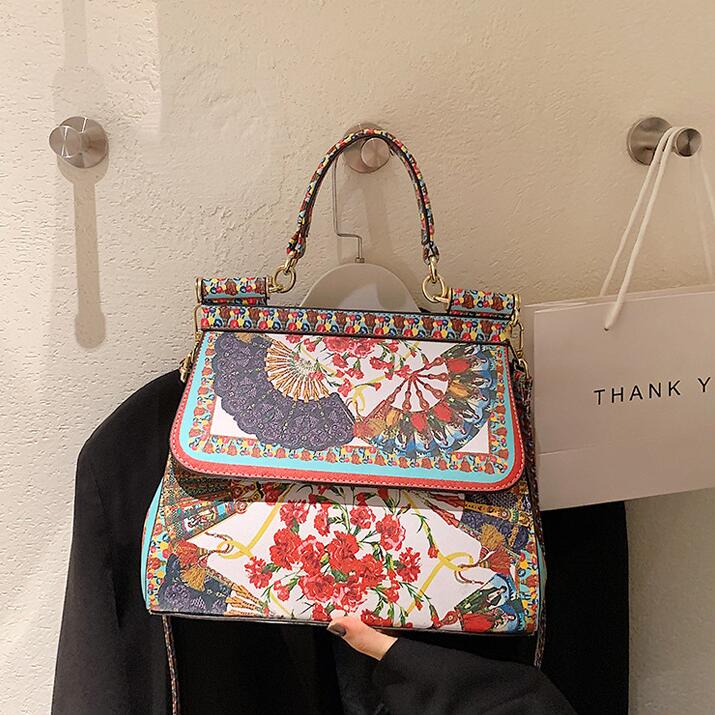 

factory outlet women shoulder bags street trend color matching leather handbag elegant atmospheric graffiti painted handbags clamshell winter printed chain bag, Red(boutique box)