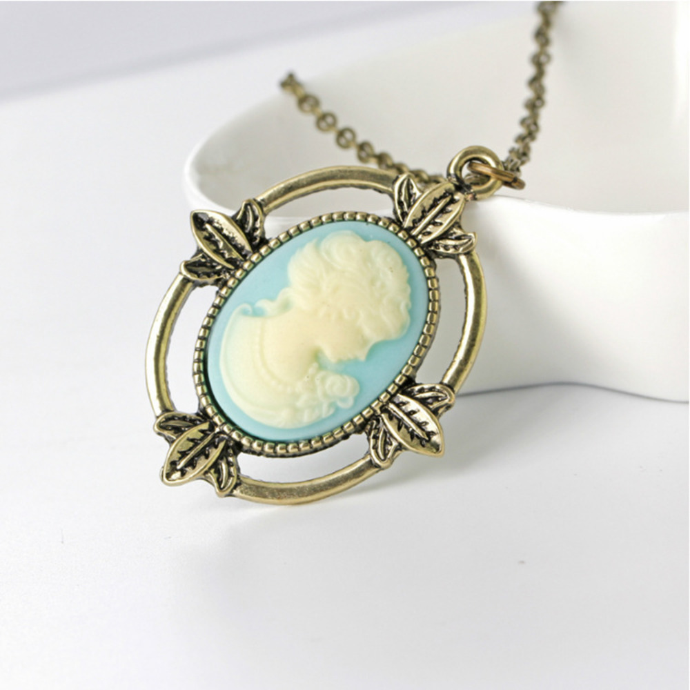 

The Vampire Diaries Katherine Head Blue Cameo Vintage Antique Bronze Necklace Fashion Retro Jewelry For Men And Women Whole