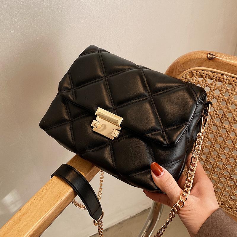 

Ladies Brand Classic Lock Design Shoulder Bag Rhombus Simple Lightweight Small Square Bag Hardware Chain Messenger, Black