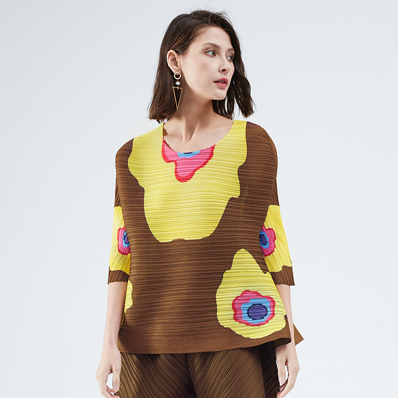 

2021 New Pleated Blooming Flowers and Earth Print Shirt Loose Plus Size Hem Black Top Aesthetic Trendy Clothes for Women P5ez
