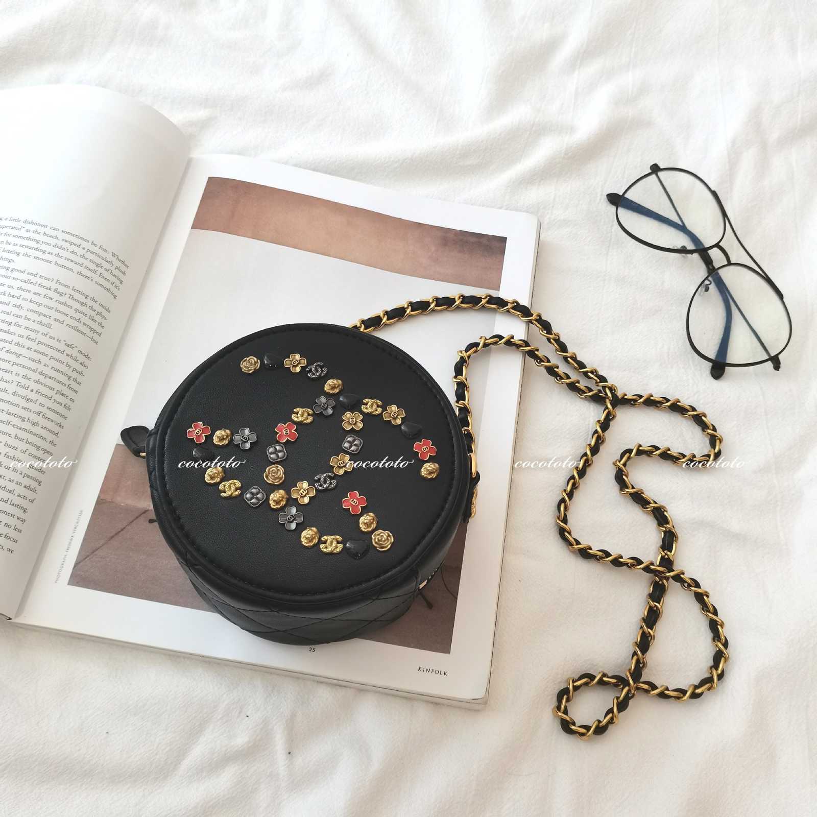 

75% OFF 2021 new wanghong Xiaoxiang chain flower camellia screw design round messenger bag