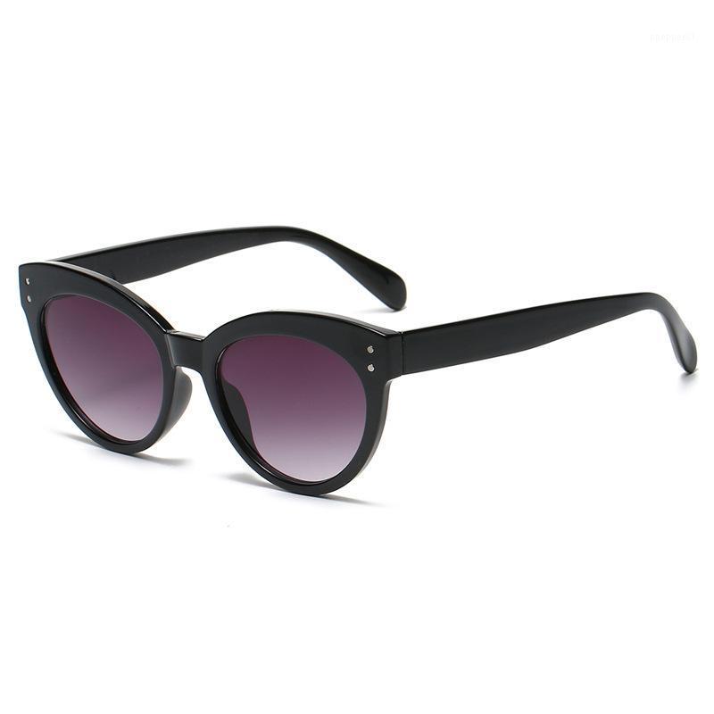 

Summer Sunglasses Fashion Trend Triangle Rivet Simple Women Anti-UV Driving Street Shooting Glasses