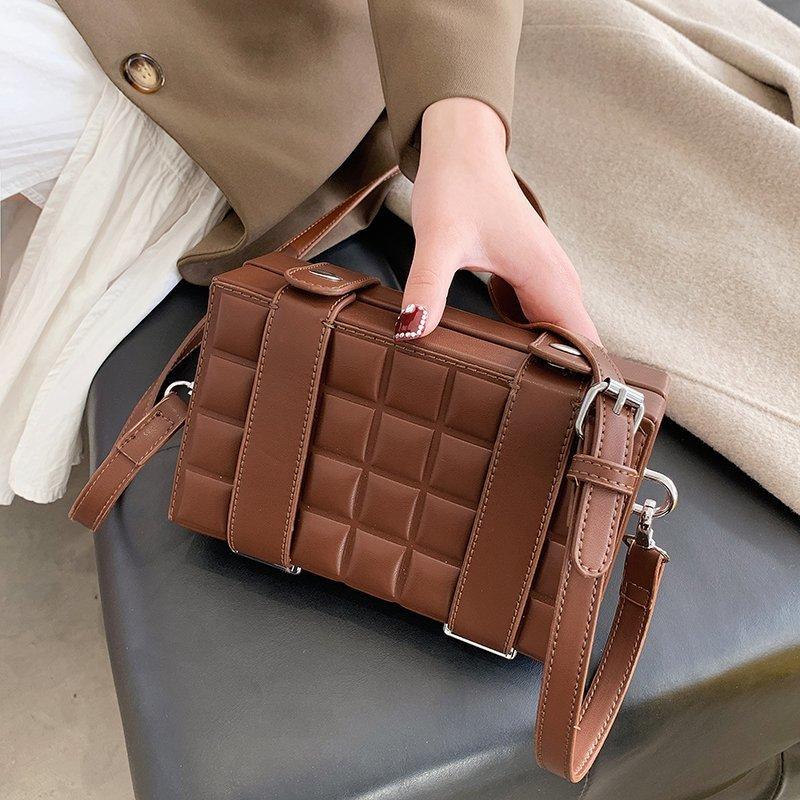 

New 2021 fashion versatile women's single shoulder bag personalized rhombic Crossbody small square bag, Black
