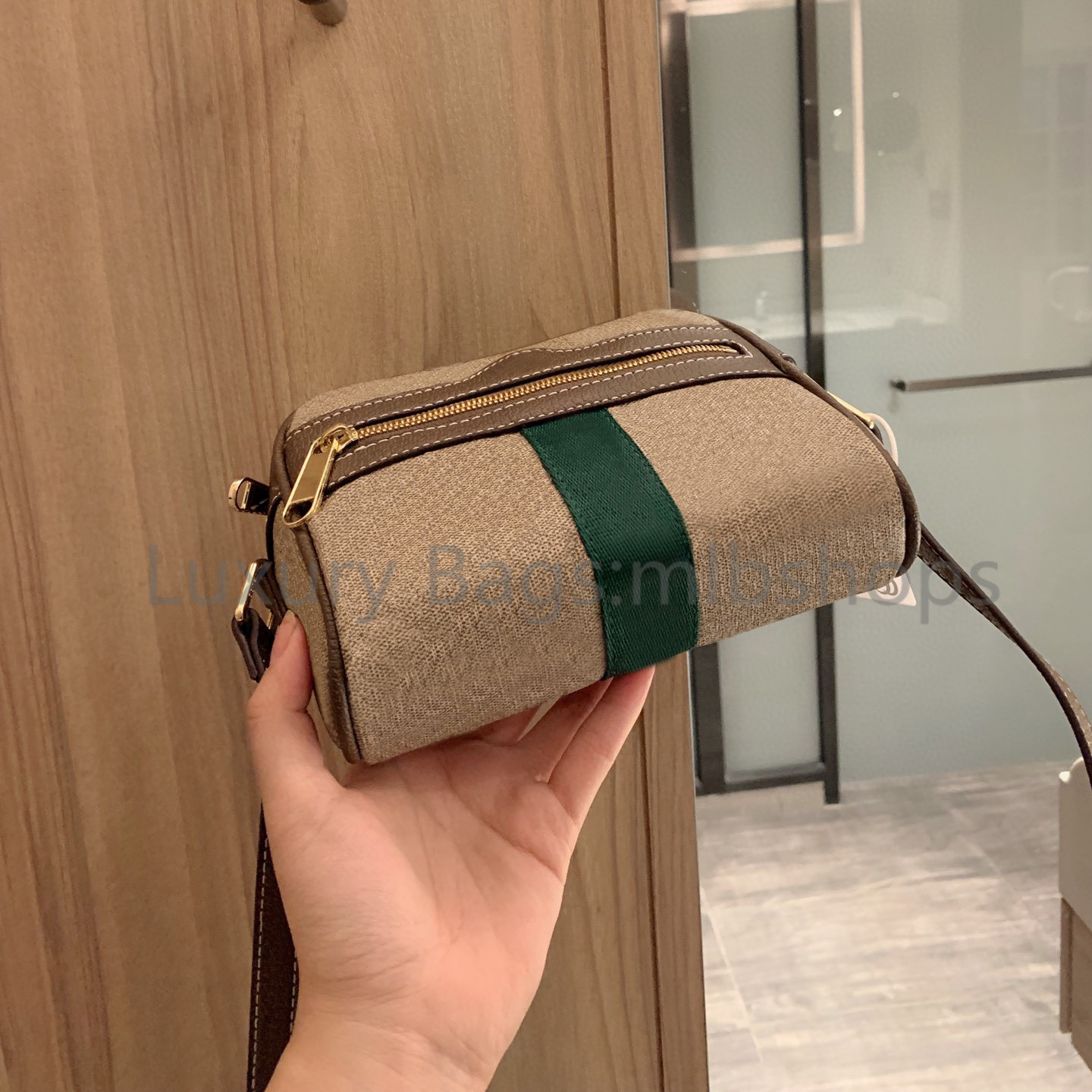 

classic Luxurys Designers Shoulder bag high quality Letter Handbags wallet Flap 2023 women Crossbody purses Fashion Bags Chains Cross, No bags