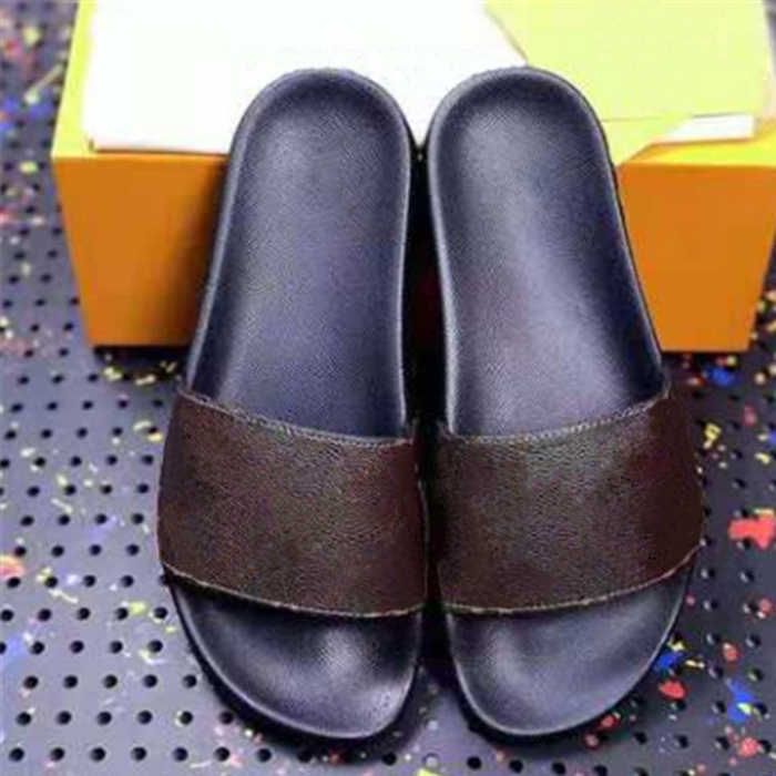 

Disposable Slippers Luxury Designer Mens Womens Woody Mules Slipper Sandals Fashion Summer Outdoor Peep Toe Casual Letter Print Pantoufle St