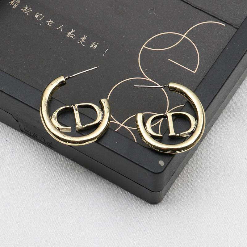 

New Light Luxury Net Red with Personality Earrings, Golden