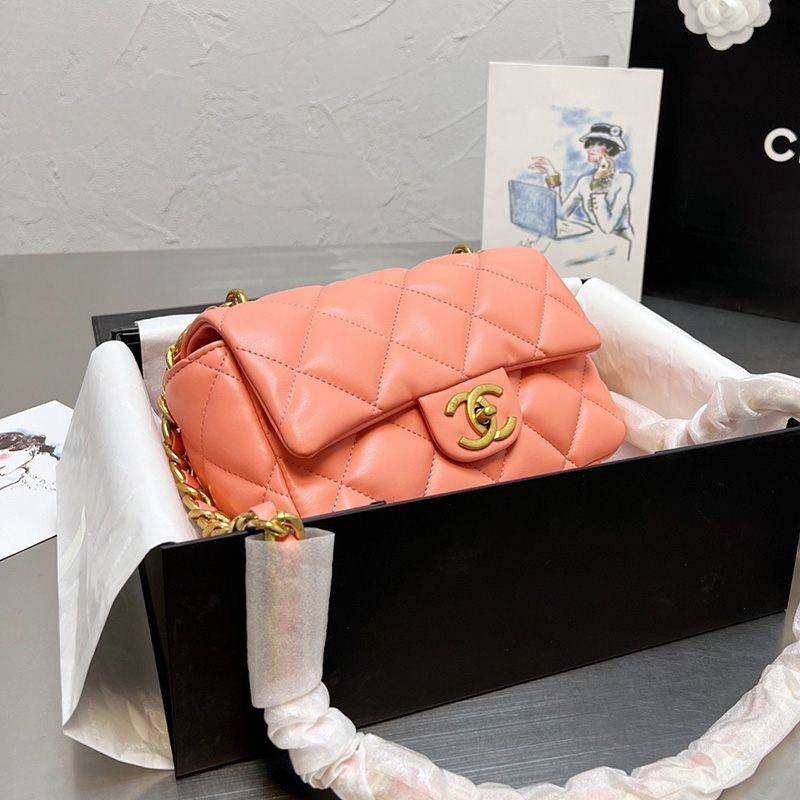 Classic Flap Square Bags Quilted Matelasse Chain Cross Body Shoulder Famous Luxury Designer Purse Cosmetic Lareg Capacity Handbags 20*14CM
