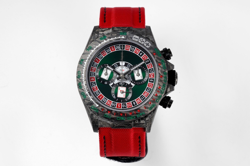 

8F Lucky Turntable watch is 40MM in diameter and equipped with 7750 timing movement carbon fiber case sapphire mirror cowhide nylon strap, Slivery;brown