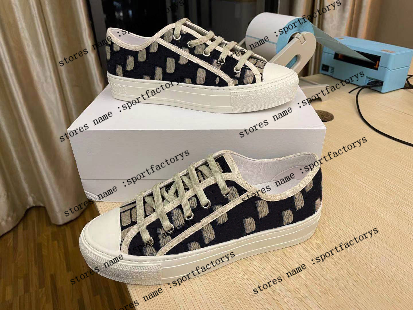 

designer lady Flat Casual shoes leather platform sneaker Letters lace-up luxury woman shoes fashion new men Printed shoes Large, Black