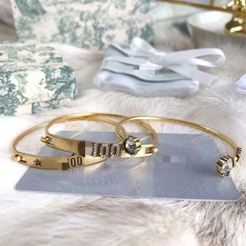 

Dijia / Dajia letter trihedral Bracelet atmospheric beauty hand jewelry bracelet high versionk, Gray
