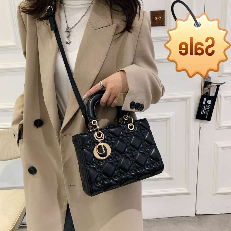 Female 2021 New Fashion Net Red Diana Bag Classic Messenger Large Capacity Shoulder Korean Hand
