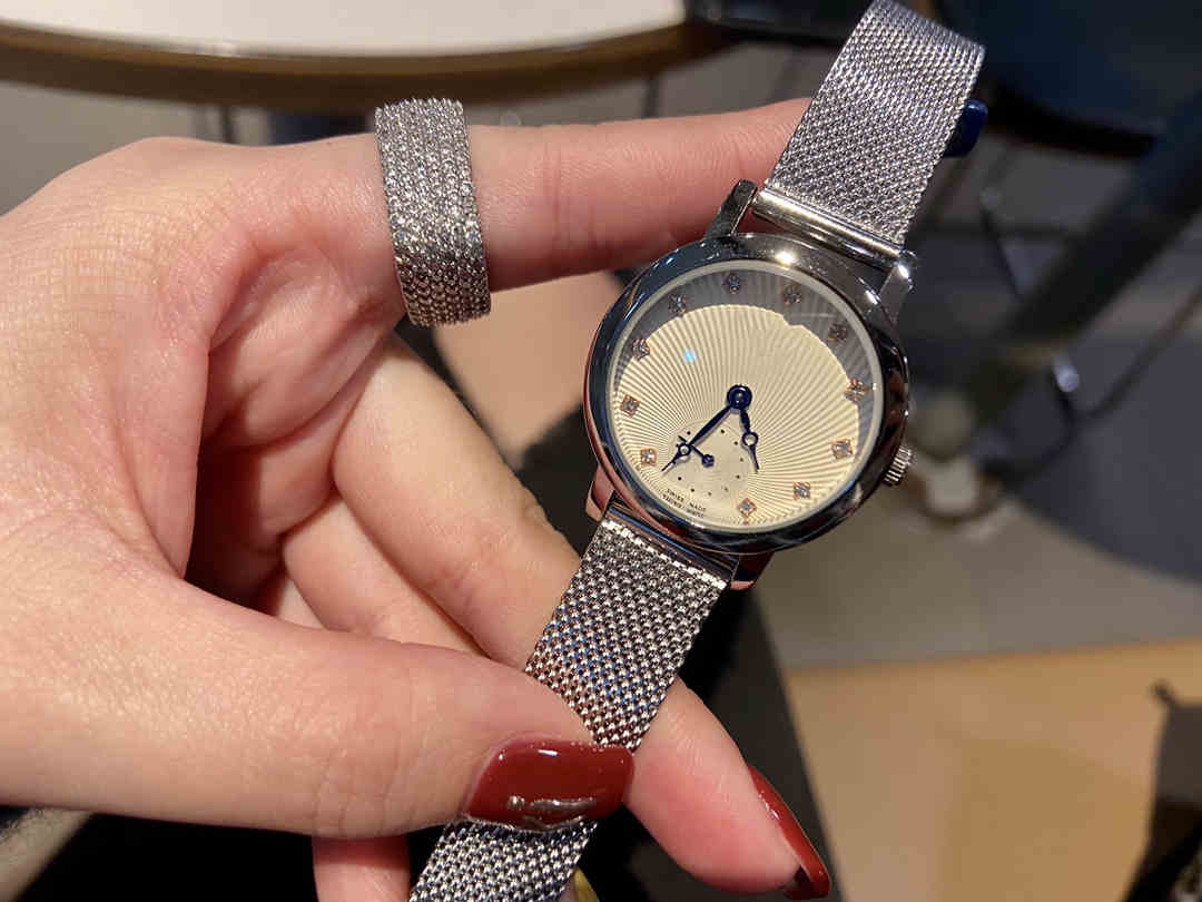 

2021 new classic two-pin high quality series luxury diamond cut ladies watches quartz watch designer wrustwatch big brand steel strap fashion type