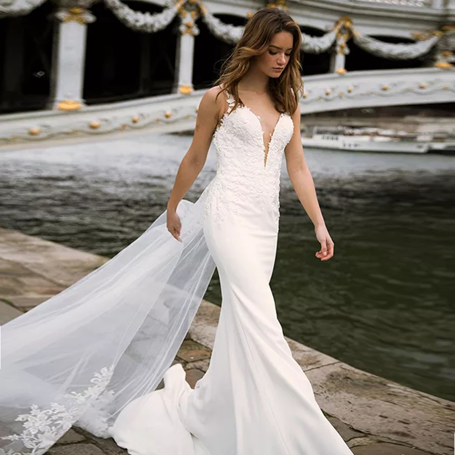 

Deep V-neck Bodice Double Layered Mermaid Wedding Dress With Detachable Train Illusion Tattoo-Style Back Bridal Gowns, White