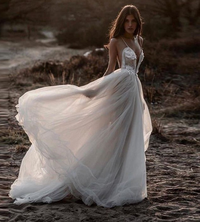 

2021 New Beach Boho Vestido De Noiva Bohemian Lace Flowers Bridal Backless Spaghetti Straps v Neck Wedding Gowns W0sf, Ivory